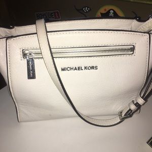 White Michael kors crossbody